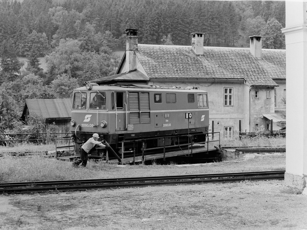 http://images.bahnstaben.de/HiFo/00030_Interrail 1982 - Teil 5  Ybbstalbahn mit Dampf und Diesel/6563303266643938.jpg